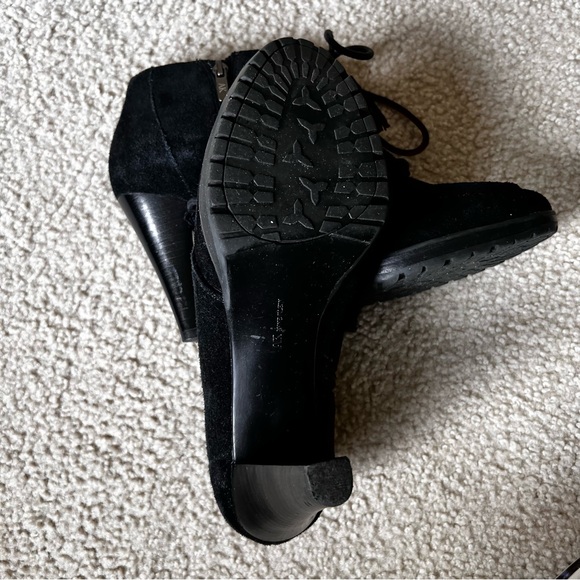Ann Klein Black Suede Ankle Boot, Size 11 - Picture 7 of 10